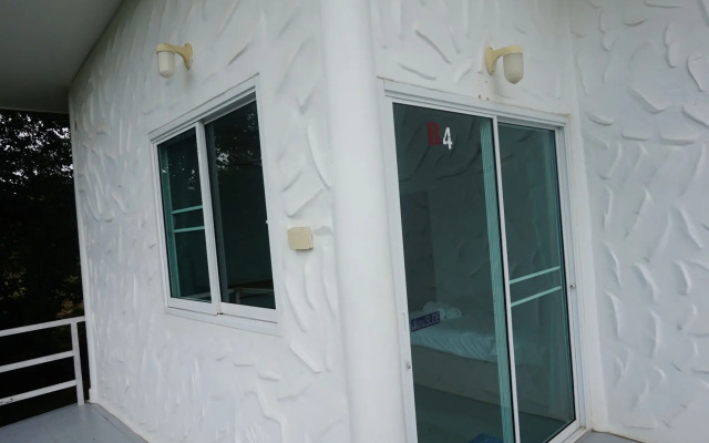 WhiteRock Resort Pakchong