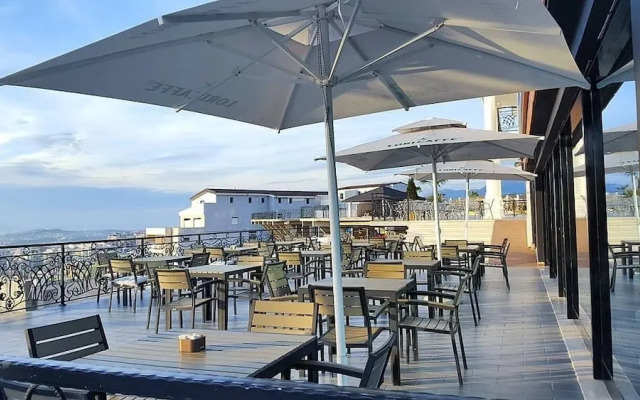 Château Linza Resort