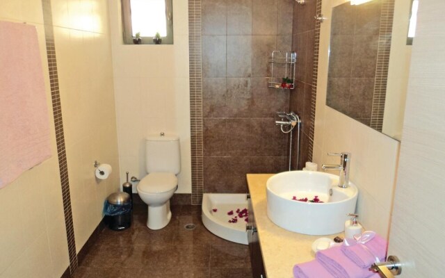 Nice Home in Xyropigado With 4 Bedrooms, Wifi and Outdoor Swimming Pool