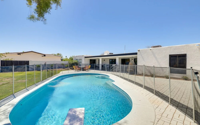 Fire Pit, Grill: Mtn-view Home in Paradise Valley