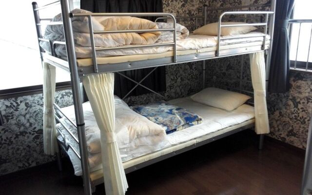 Guest house TIGA - Hostel