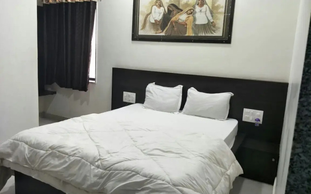 Hotel Gayatri by Sky Stays