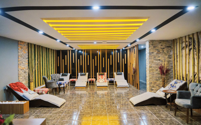 Clover Magic Park Side Otel