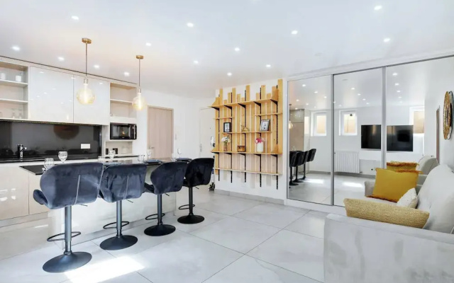 Appartement in the Heart of Paris Canal de L'ourq/crimee