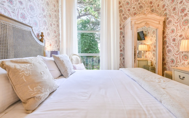 Muntham Deluxe Apartment 2