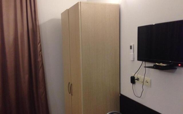 Studio Apartment On Khimshiashvili 15