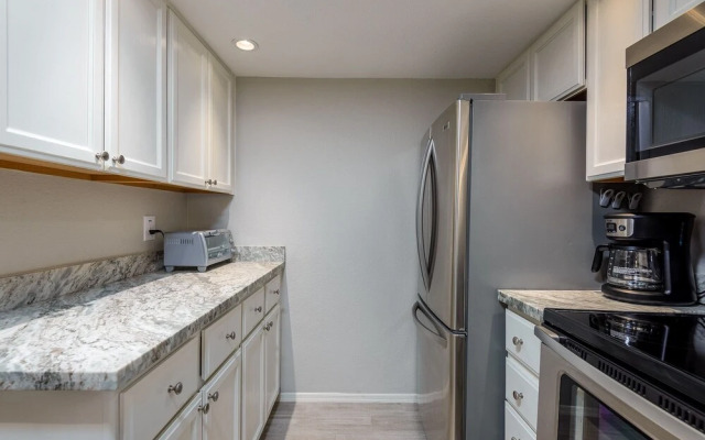 Villa Stone Creek 2 Bedroom Condo by RedAwning