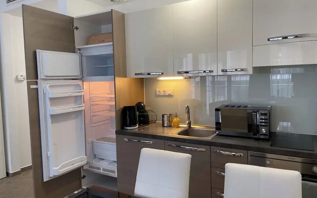 Smart Carrara Apartments