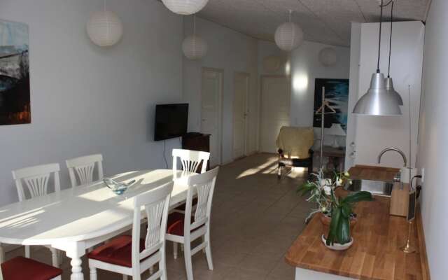 Holmehuset Bed & Breakfast - Gårdhotel