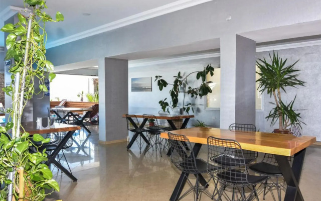 Acem Hotel