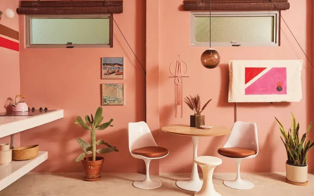 MOOD HAUS by DW - 70's Retro Stays