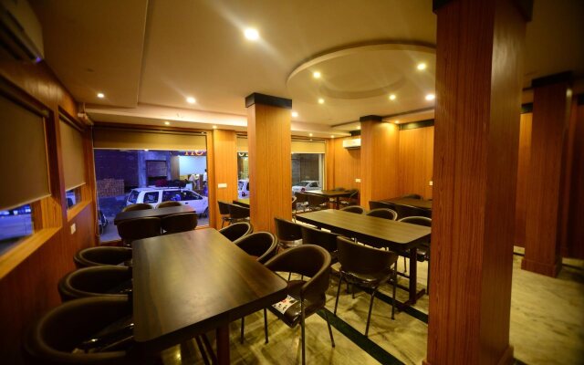 Hotel Madurai near Central Bus Stand, Udaipur