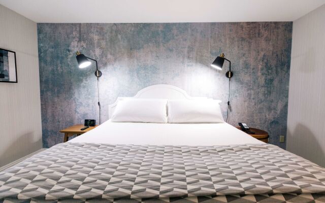 Tarrytown House Estate