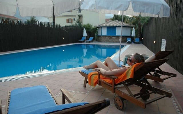 Santa Maura Studios & Apartments