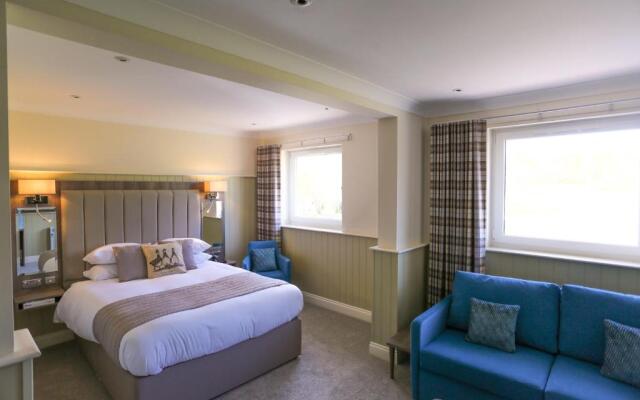 Duck Bay Hotel