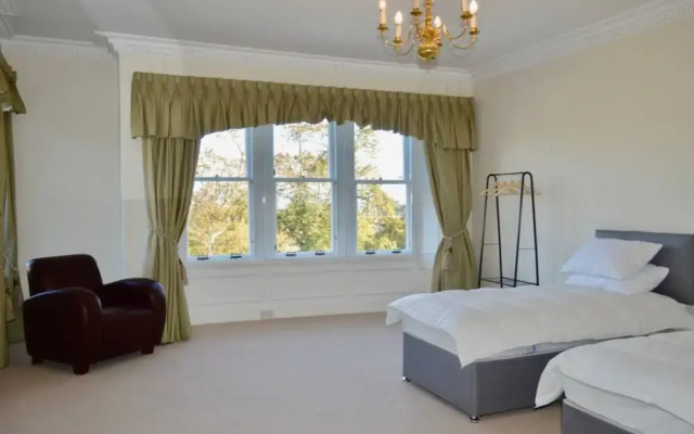 Incredible Edinburgh Penthouse Apartment With Roof Terrace