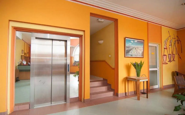 Tana Hotel