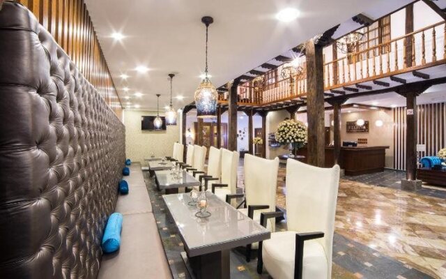 Felicia Hotel & Suites