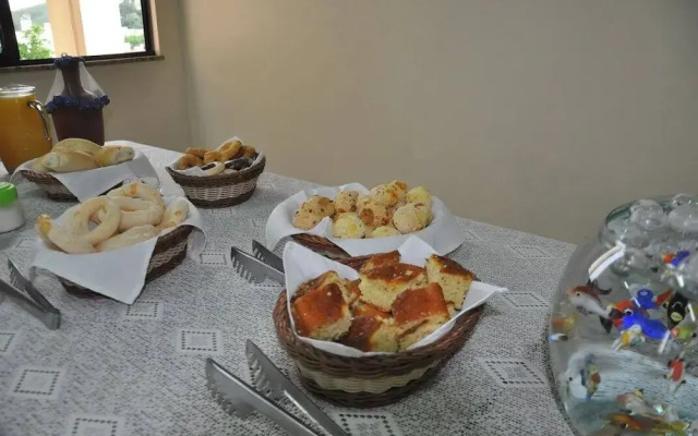 Hotel Parada Real