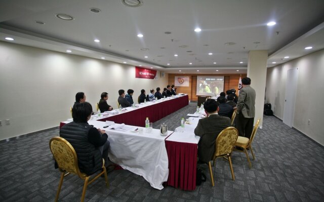 Adonis Hotel