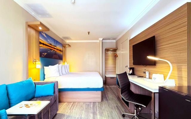 Days Inn by Wyndham Los Angeles LAX/Redondo/Manhattan Beach
