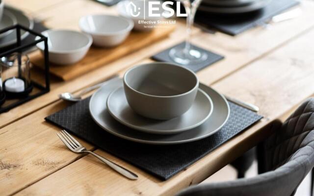 Entire Luxury Apartment Block - Sleeps 18 - Overlooking Shrewsbury Square