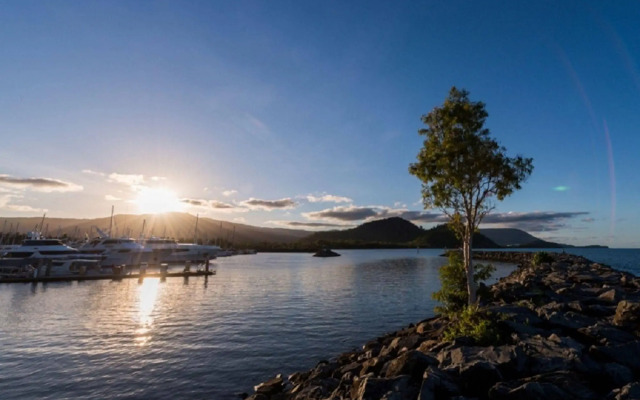 Cairns Beach Holiday Apartment