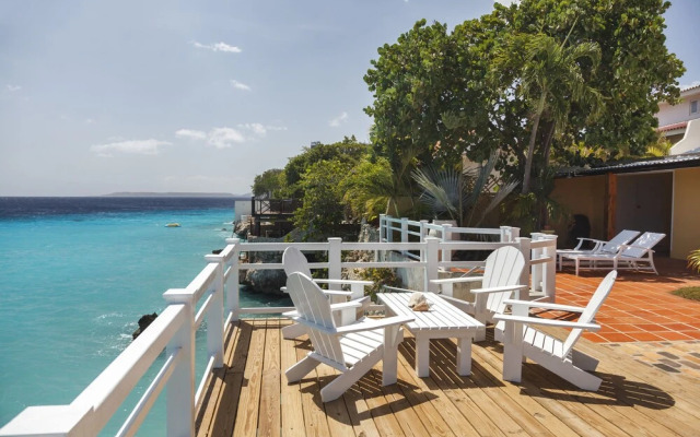 Sun Reef Village on Sea