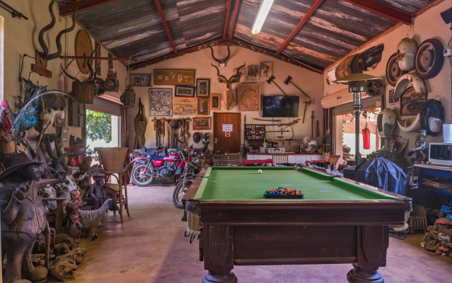 Caracal Lodge