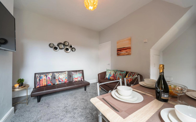 Serene Glam Lodge By Jesouth