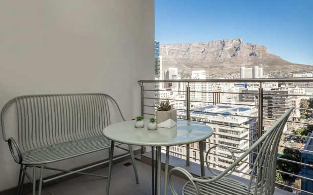 16 On Bree Executive Apartment