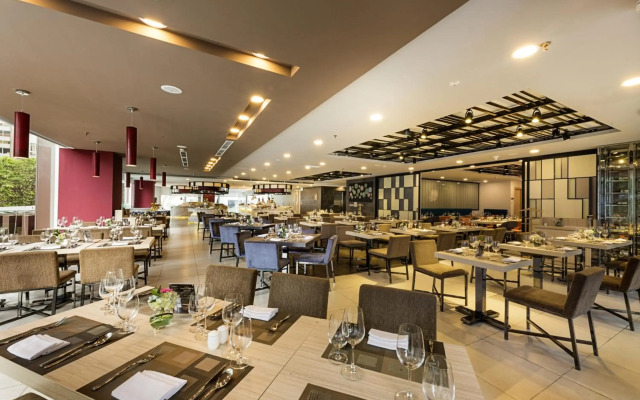 Novotel Suites Hanoi