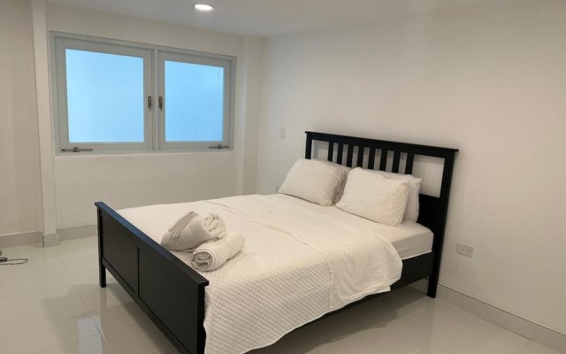 Majestic 2-Bedroom Beachside Suite
