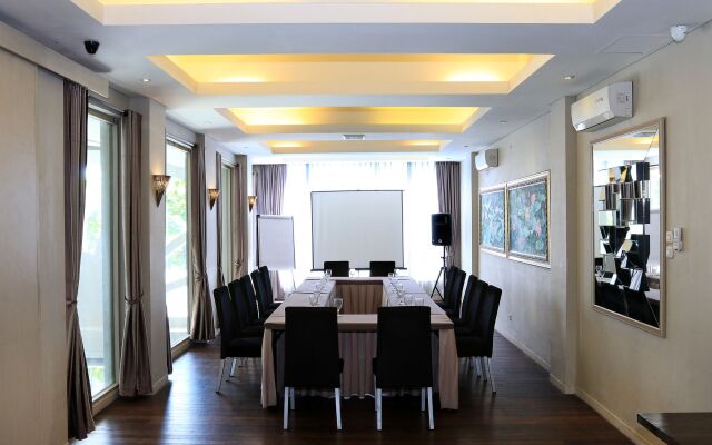 Collection O 14 Sun Boutique Hotel