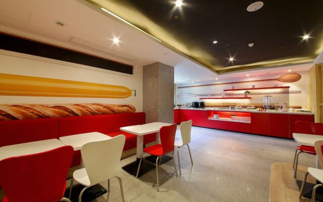 Sirong Business Hotel