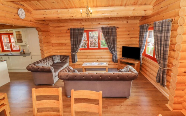 Maple Lodge