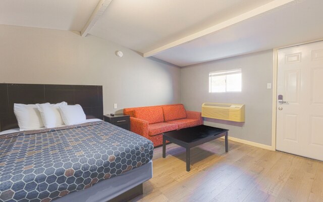 Sands Inn by OYO Winnie