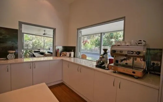 Moonee Beach Executive Retreat