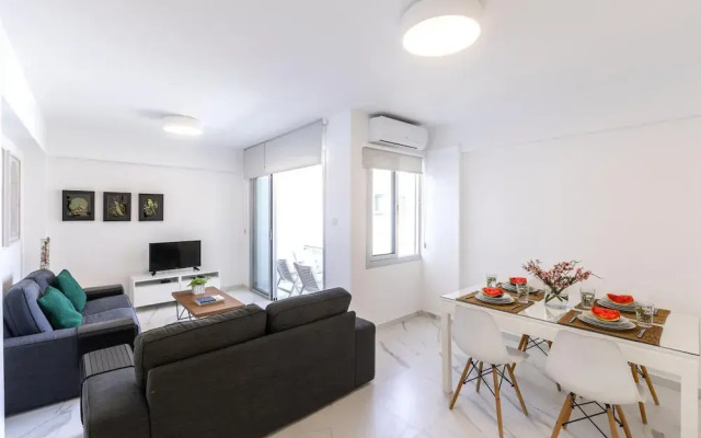 Mackenzie Leo Seafront Suite