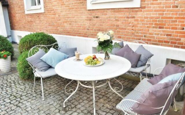 American House Willa Hennela