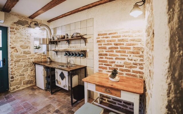 Stunning Home in Preko With 2 Bedrooms and Wifi