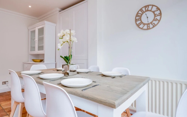 Heavenly Hammersmith Home by the River Thames
