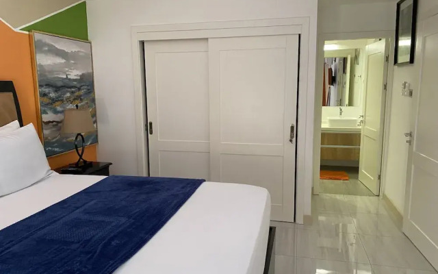 Elegant 1BR Apt with Pool
