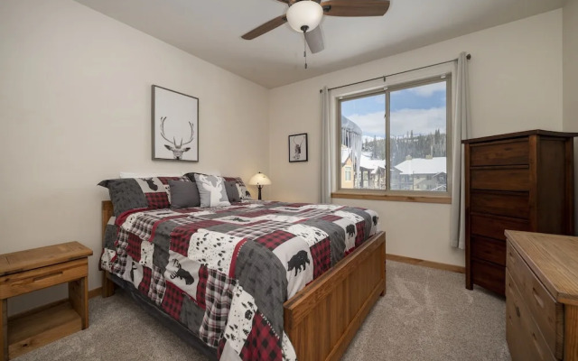Trailhead Lodge One Bedroom 801 Condo by RedAwning