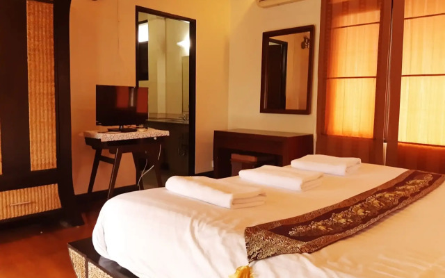 Punnapha Pool Villa  Pattaya