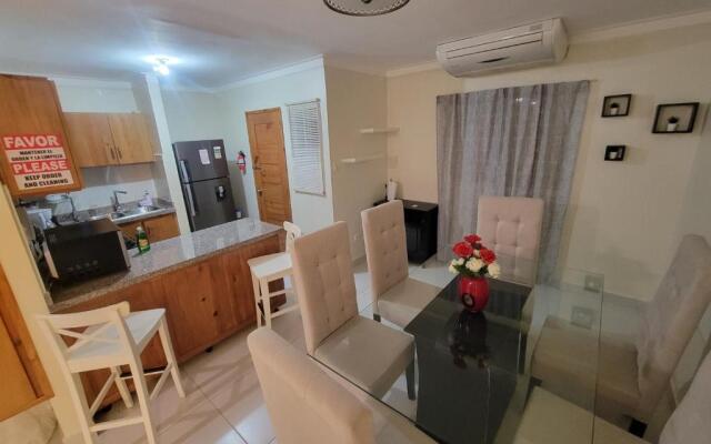 Evelynne Apartment