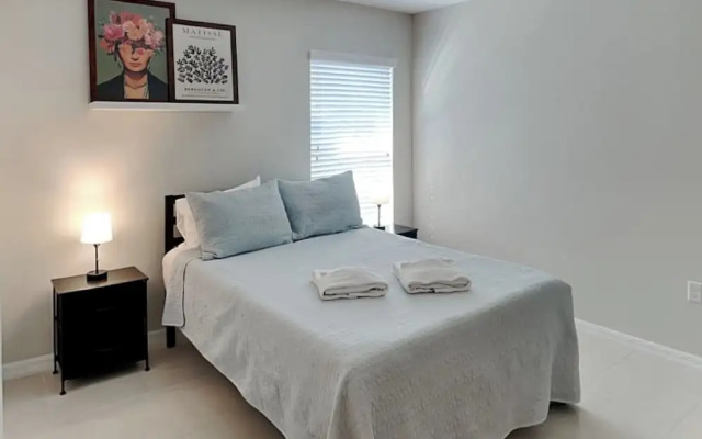 Sea Breeze Lake Villa Unit B