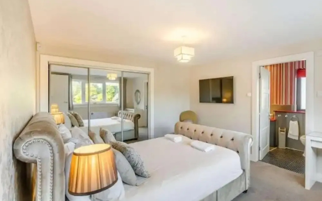Sleeps 10 - Hot tub - Pool Table - Play Park
