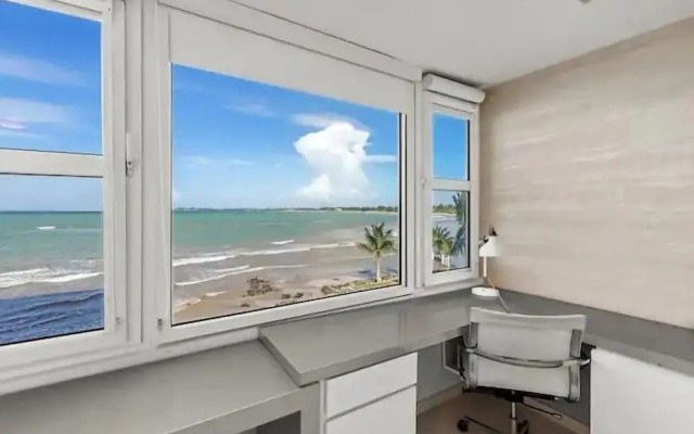 Beach Front  Amapola SeaSide Apt