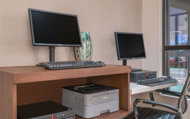 Ramada by Wyndham Minneapolis Golden Valley